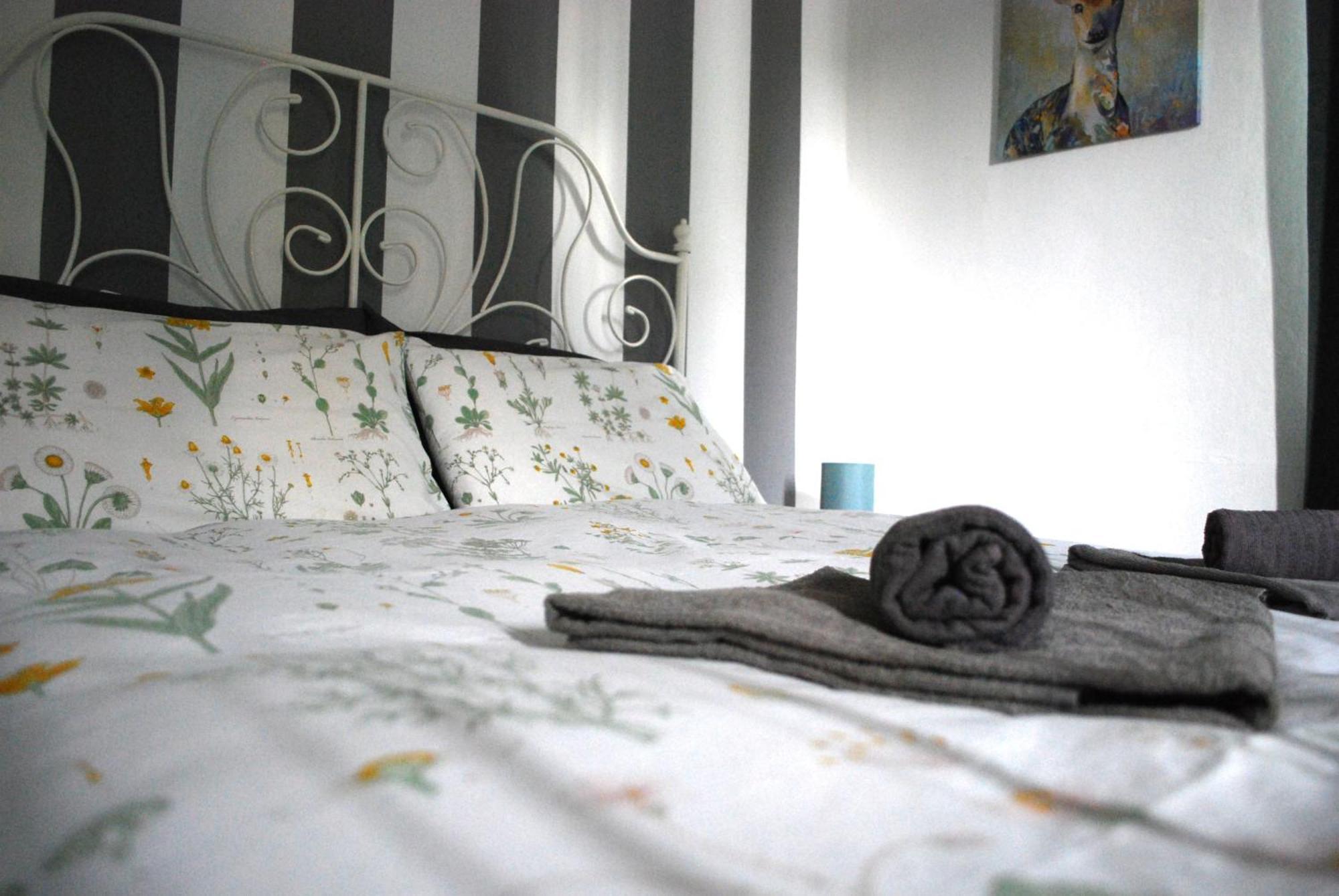 Le Stanze Di Alicam Bed and Breakfast Arona Buitenkant foto